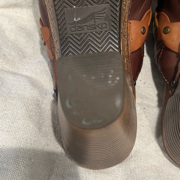 DANSKO  Rach Leather Clog Brown with braided trim. Very comfortable! - Picture 5 of 14